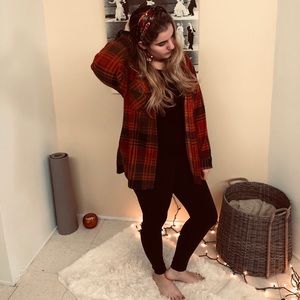 Super cute plaid orange button up 🍂🍁